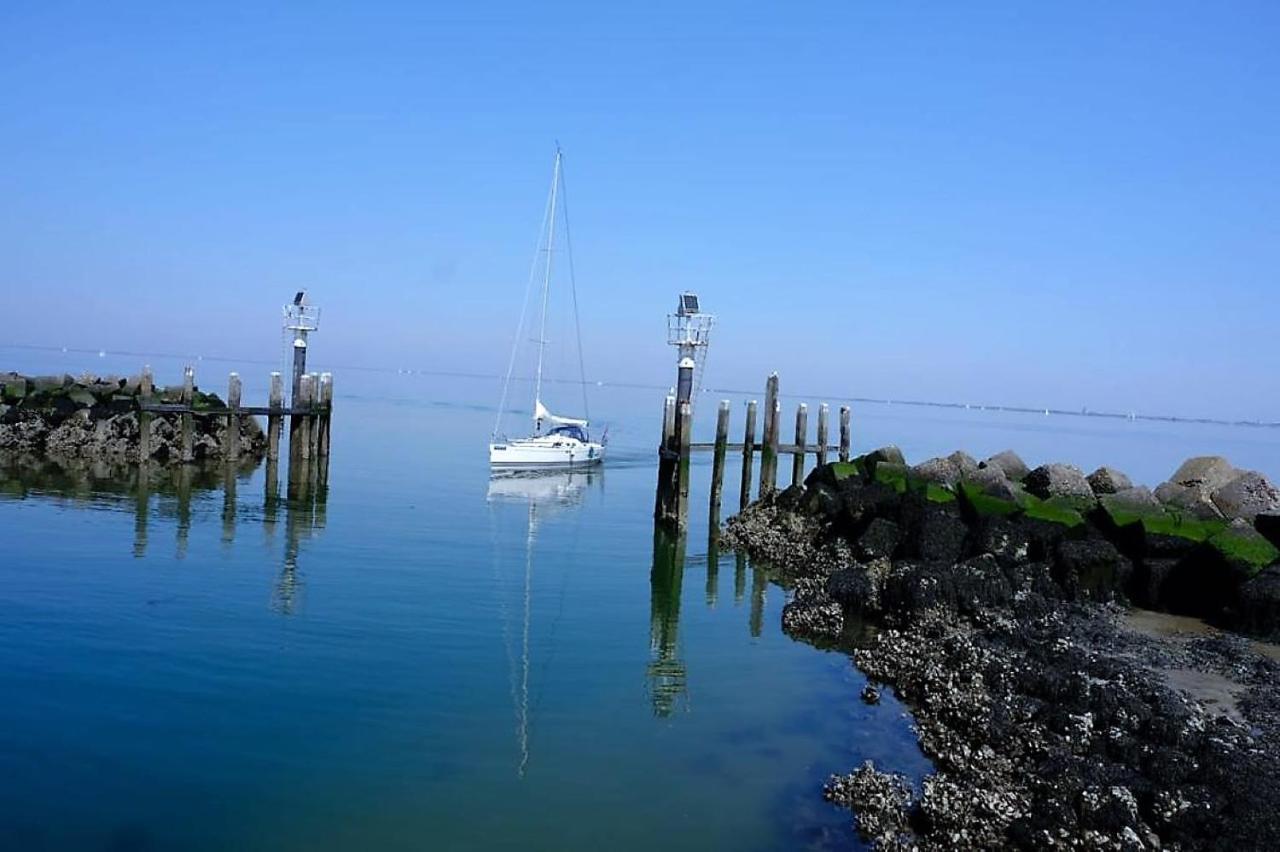 Ijsvogel Apartment, Duplex Family Home 4-Bed Located On The Largest Saltwater Lake Bruinisse Exterior foto